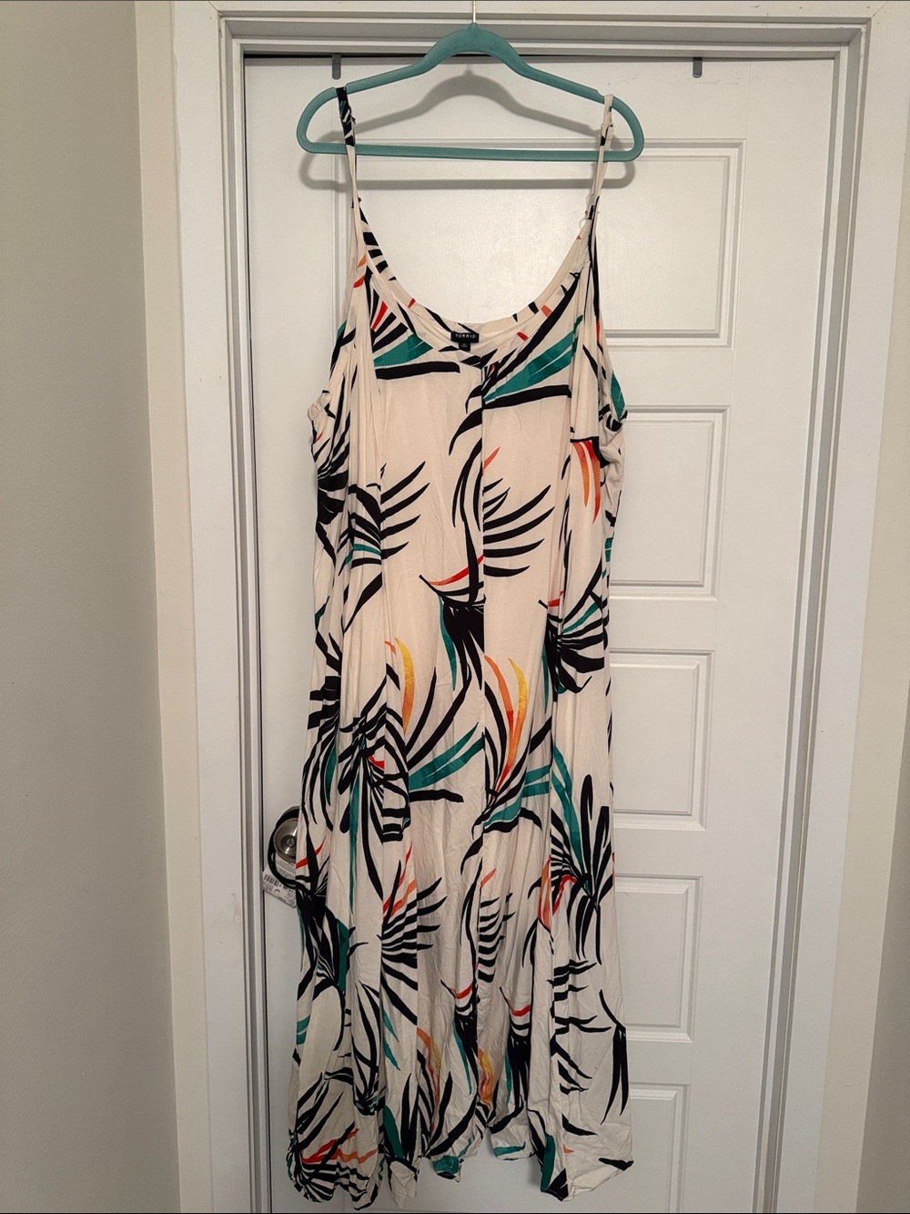 Torrid Challis Cream Tropical Leaf Print Spaghetti Strap Maxi Dress